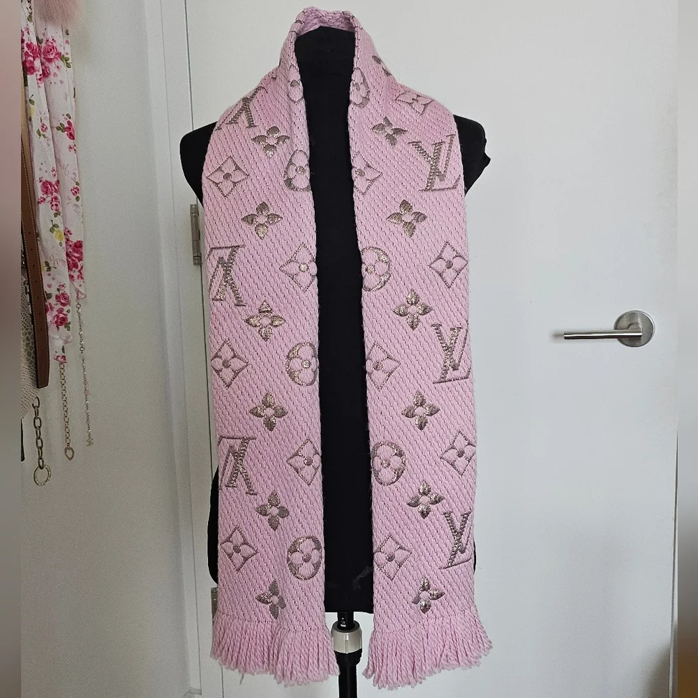 Louis Vuitton Ballet Pink Logomania Scarf Wool & Silk Metallic Thread - Picture 5 of 11